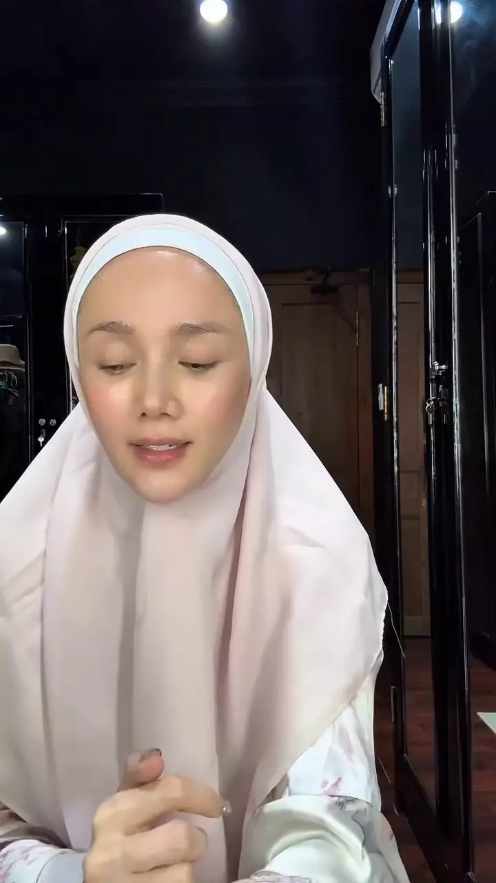 Mulan Jameela pamer wajah tanpa makeup © 2025 Instagram Mulan Jameela pamer wajah tanpa makeup © 2025 Instagram