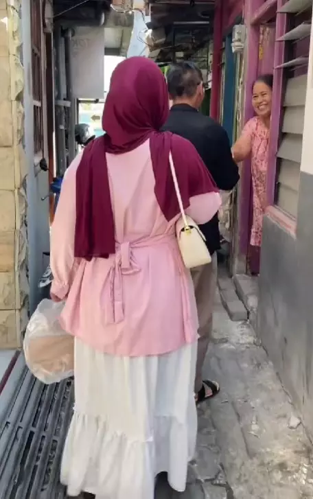 wanita ini akhirnya bertemu sang ibu © TikTok wanita ini akhirnya bertemu sang ibu © TikTok