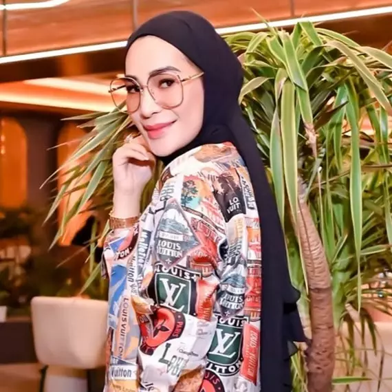 Rumah tangganya dengan Andre Taulany tengah goyah, ini curhatan Erin Taulany di unggahan soal fitnah