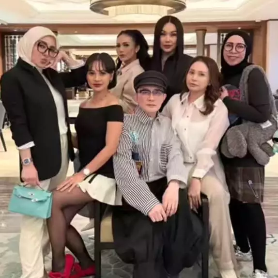 9 Potret Syahrini ngumpul bareng geng HARA usai balik ke Indonesia, pesonanya banjir pujian