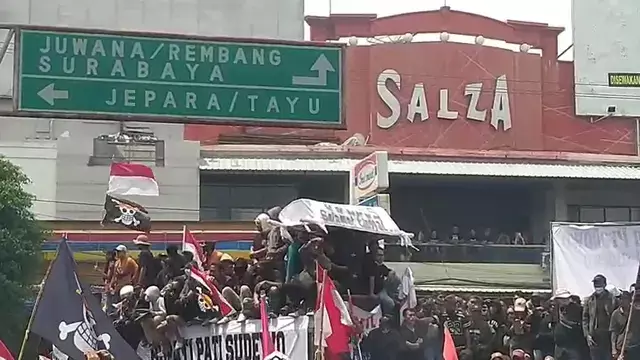 Fakta demo Pati tuntut bupati mundur © 2025 brilio.net Fakta demo Pati tuntut bupati mundur © 2025 brilio.net