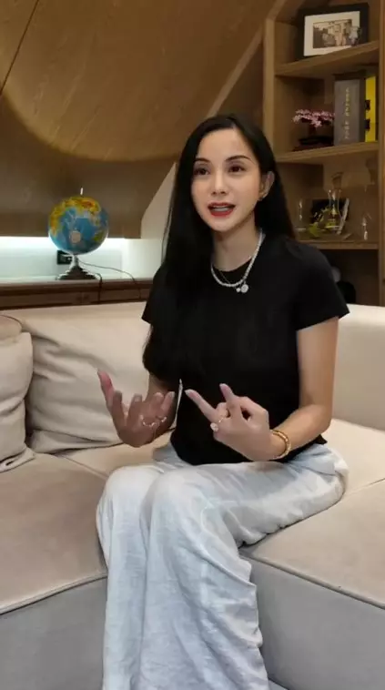 Kirana Larasati dikritik ikut Miss Universe © berbagai sumber