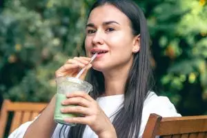 Tanpa skincare mahal, ini cara bikin jus anti-aging tinggi kolagen cuma 10 menit, kerutan auto hilang