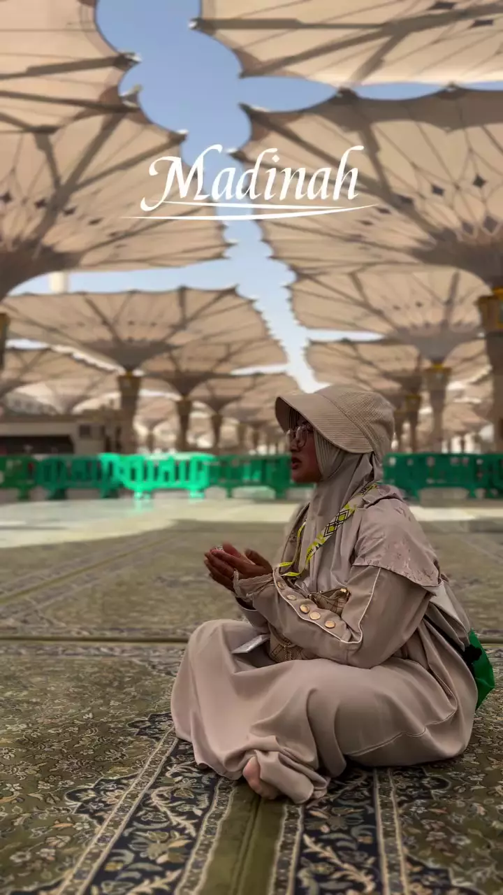 Novi Listiana pedangdut kini petani umrah © 2025 Instagram