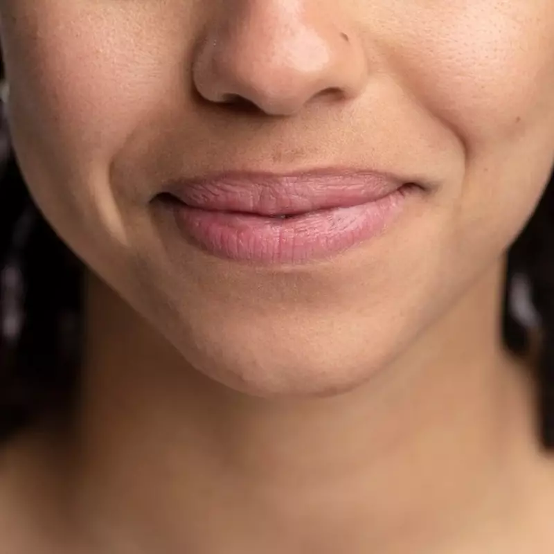 Area sekitar bibir menghitam? Gunakan 3 bahan dapur ini untuk mencerahkannya dalam 1 minggu