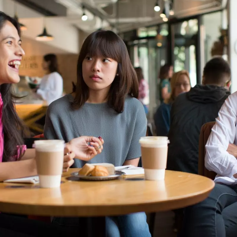 100 Kata-kata sindiran halus untuk teman “Pick Me", elegan tapi nyelekit