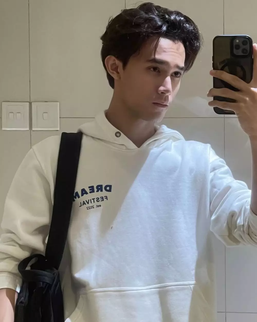 Makin tampan di usia 17 tahun, ini 9 potret kece anak Rossa dan Yoyo Padi © 2025 brilio.net