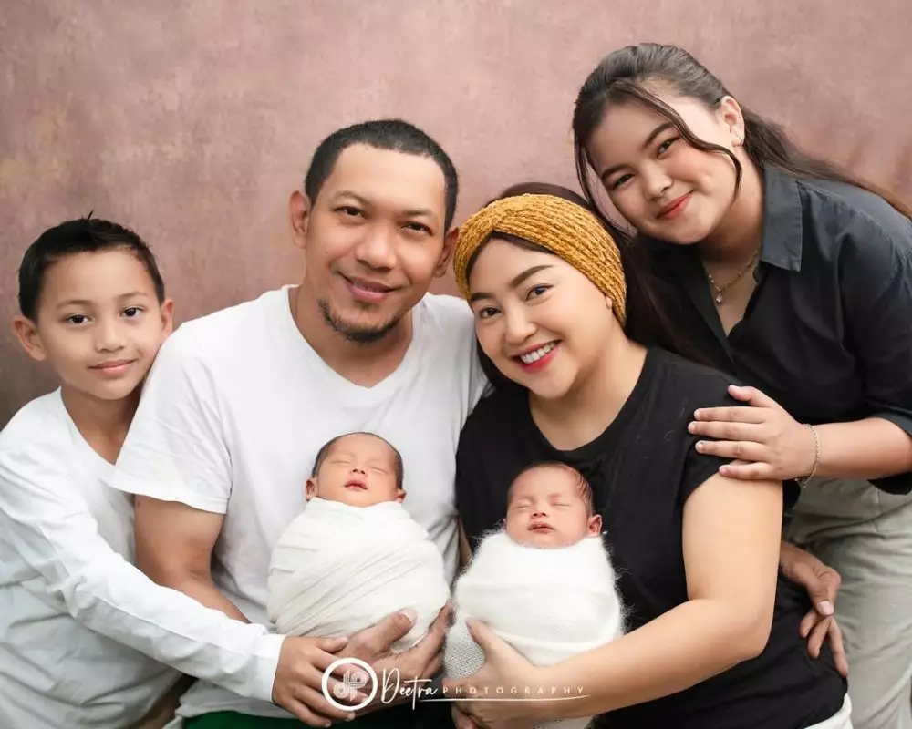 Kenangan Mpok Alpa bareng keluarga © 2025 brilio.net Kenangan Mpok Alpa bareng keluarga © 2025 brilio.net