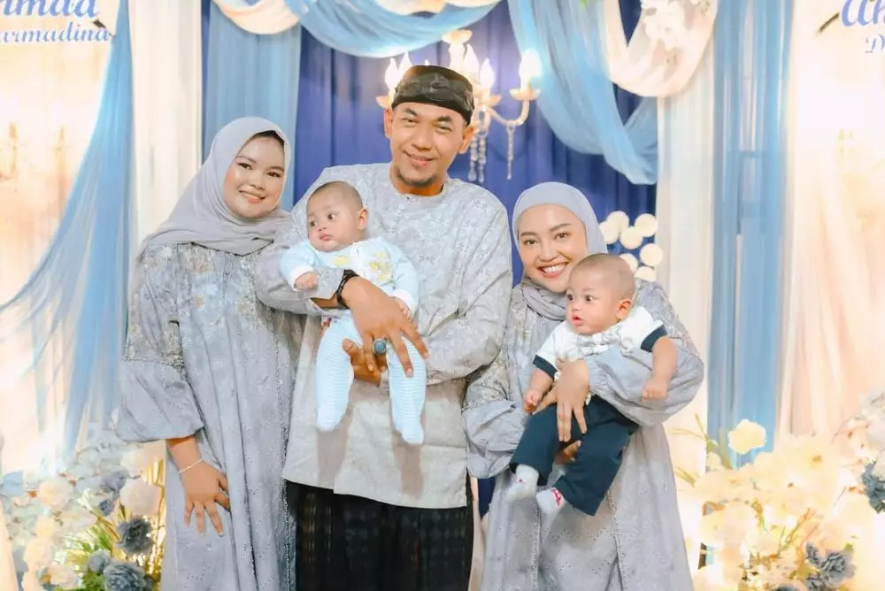 Kenangan Mpok Alpa bareng keluarga © 2025 brilio.net Kenangan Mpok Alpa bareng keluarga © 2025 brilio.net