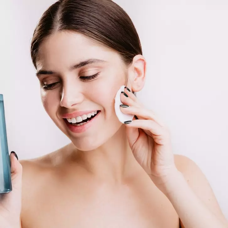 10 Toner untuk menghilangkan garis halus kerutan harga di bawah Rp 200 ribu