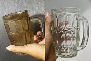 Bukan direndam berjam-jam, ini cara praktis bikin gelas kaca kusam kinclong lagi
