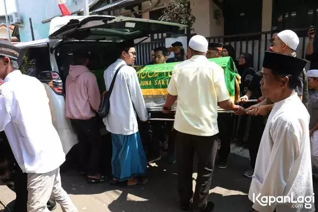 Suasana rumah duka Mpok Alpa © 2025 brilio.net