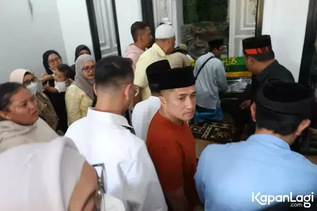 Suasana rumah duka Mpok Alpa © 2025 brilio.net