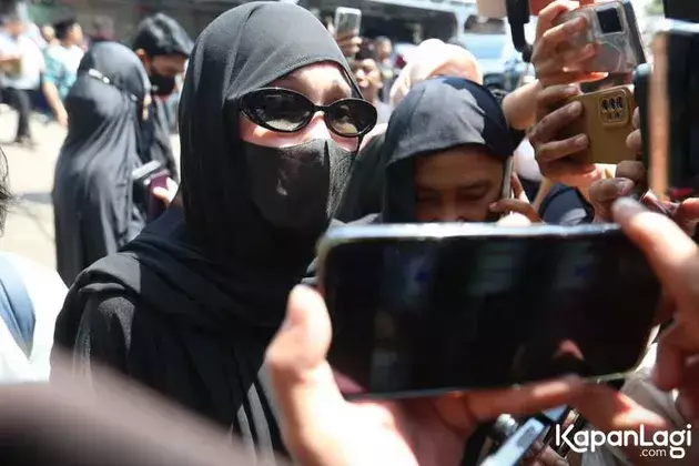 Suasana rumah duka Mpok Alpa © 2025 brilio.net