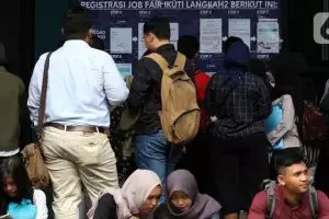 Janji 19 juta lapangan kerja dipertanyakan, Wamenaker beri pembelaan