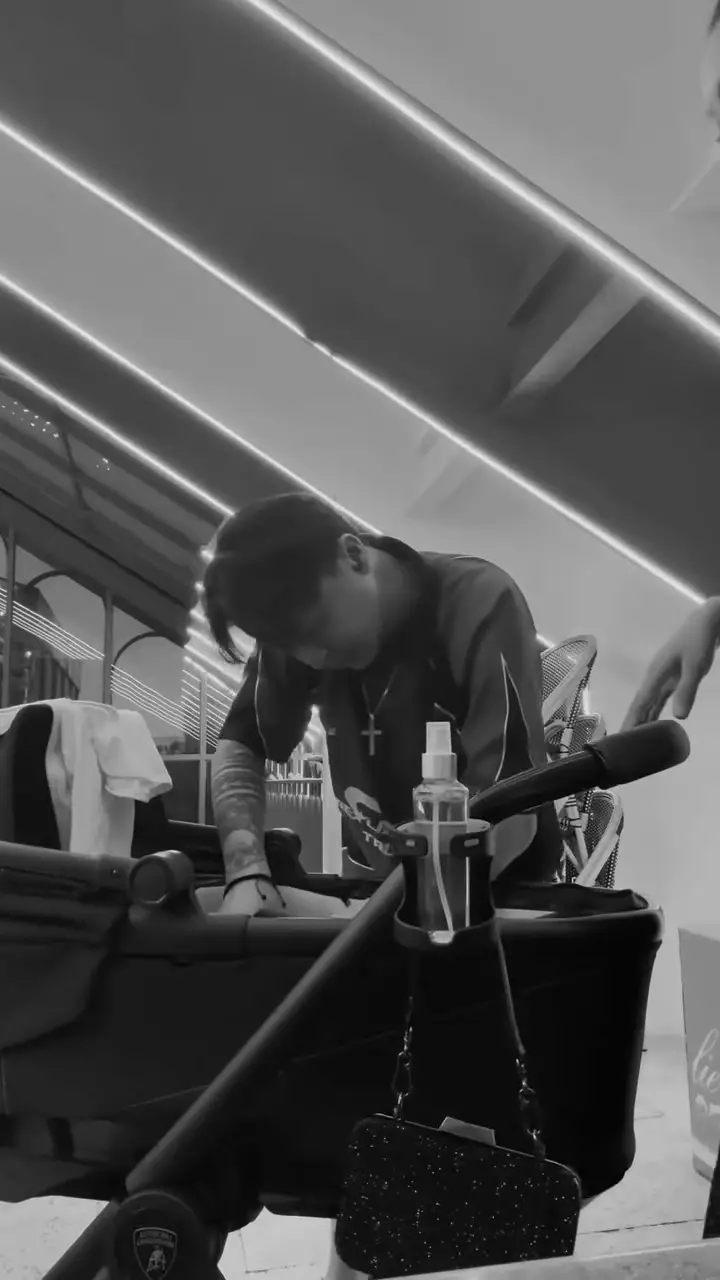 DJ Bravy telaten rawat baby Andrew © 2025 Instagram