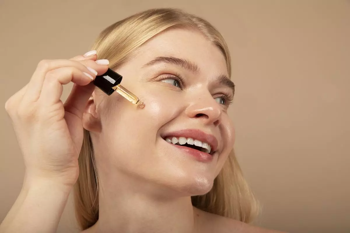 8 Serum untuk mengencangkan wajah di usia 40 tahun harga di bawah Rp 100 ribu