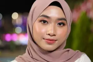 5 Tips makeup simpel untuk malam tirakatan 17 Agustus, tampil fresh tanpa ribet