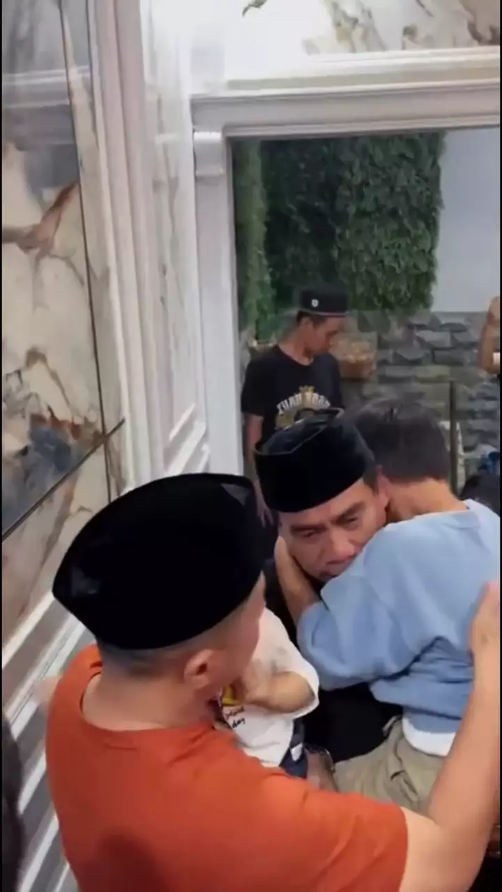 Momen Raffi Ahmad dan Irfan Hakim dampingi keluarga Mpok Alpa © 2025 Instagram