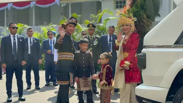 Gibran dan Selvi Ananda di upacara HUT © YouTube