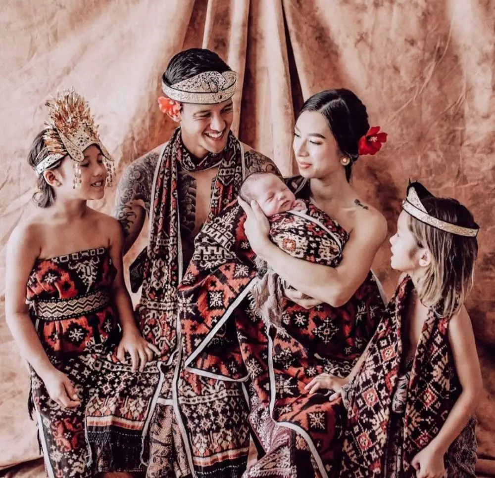 anak seleb blasteran pakai baju adat © 2023 brilio.net