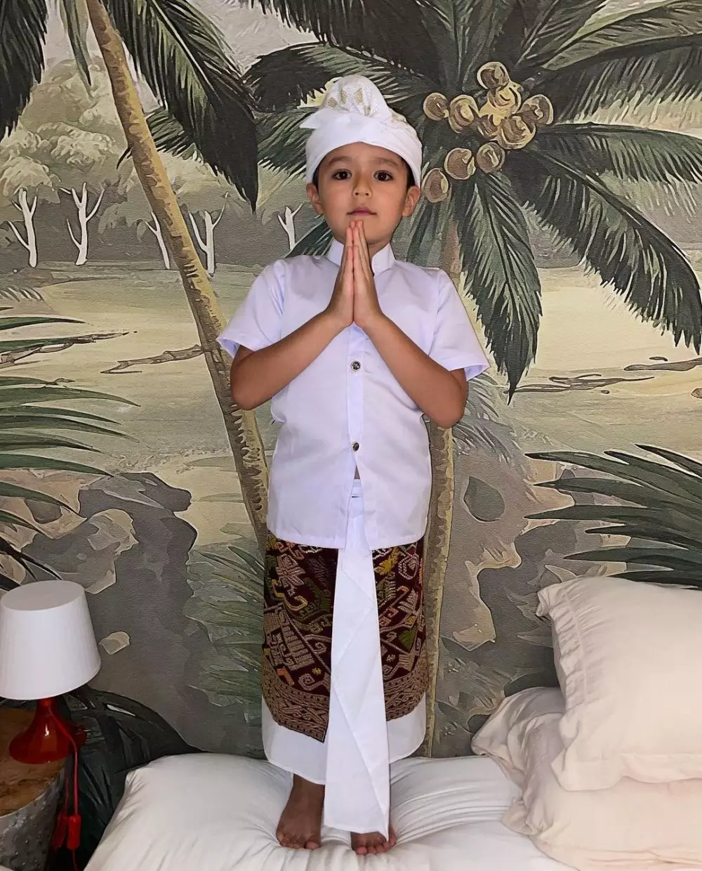 anak seleb blasteran pakai baju adat © 2023 brilio.net