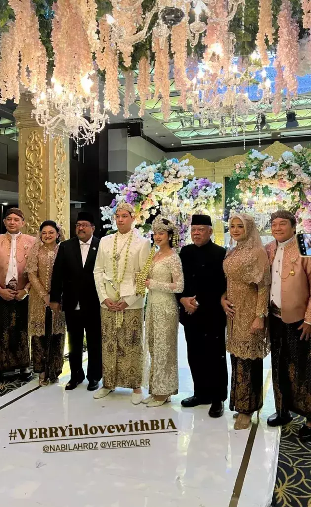 Jarang tereskpos, begini 7 potret Betharia Sonata bareng putrinya Nabila Rahman Dozan © 2025 brilio.net