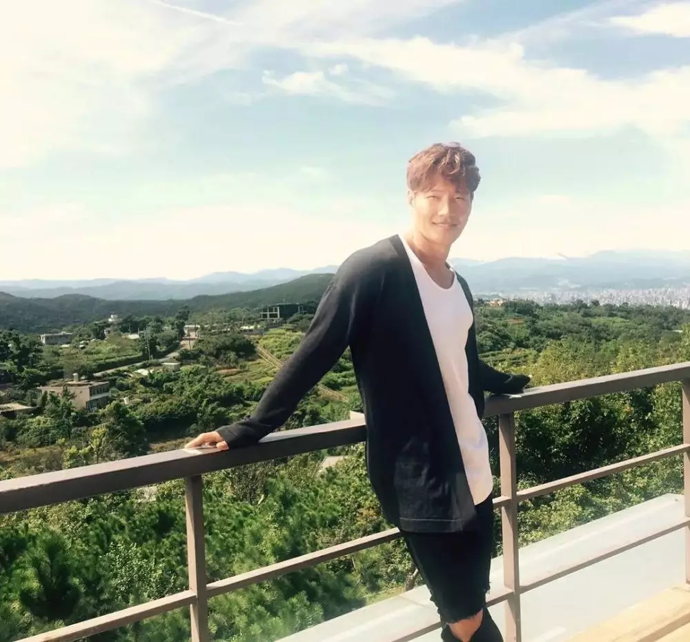 profil kim jong kook © 2025 Instagram