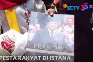 Potret suvenir HUT RI ke-80 di Istana Merdeka, ada payung hingga buku Prabowo: Rekam Foto Sang Patriot