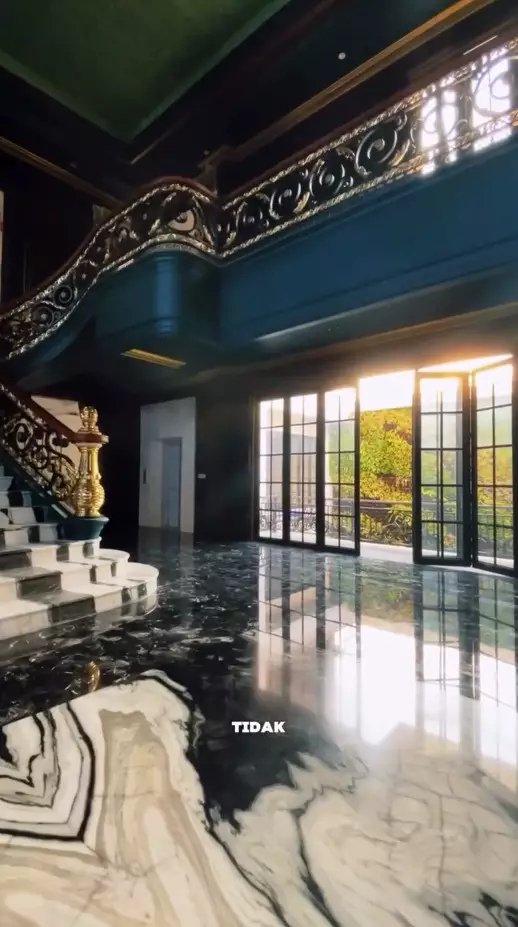 Rumah mewah seharga Rp120 M  © Instagram