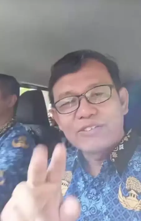 Viral perangkat desa di Grobogan pamer gaji © TikTok