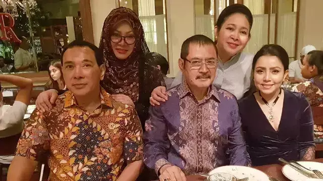 Potret Mayangsari dan Keluarga Cendana © 2025 Instagram