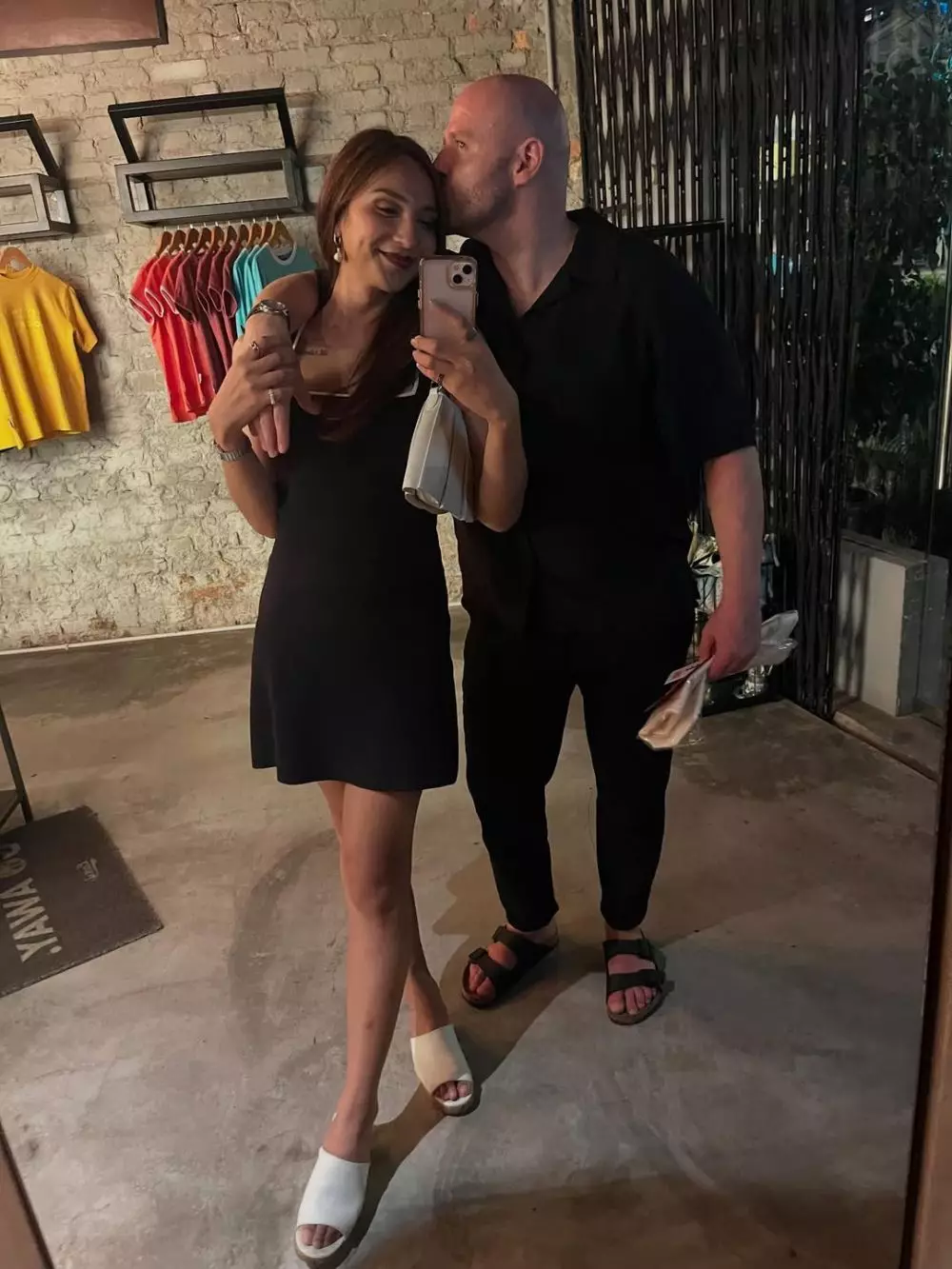 Pacar baru Dena Rachman © 2025 Instagram Pacar baru Dena Rachman © 2025 Instagram