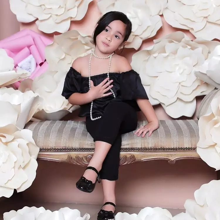 Potret Mikhayla anak Nia Ramadhani Instagram