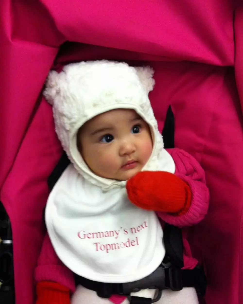 Potret Mikhayla anak Nia Ramadhani © 2025 berbagai sumber