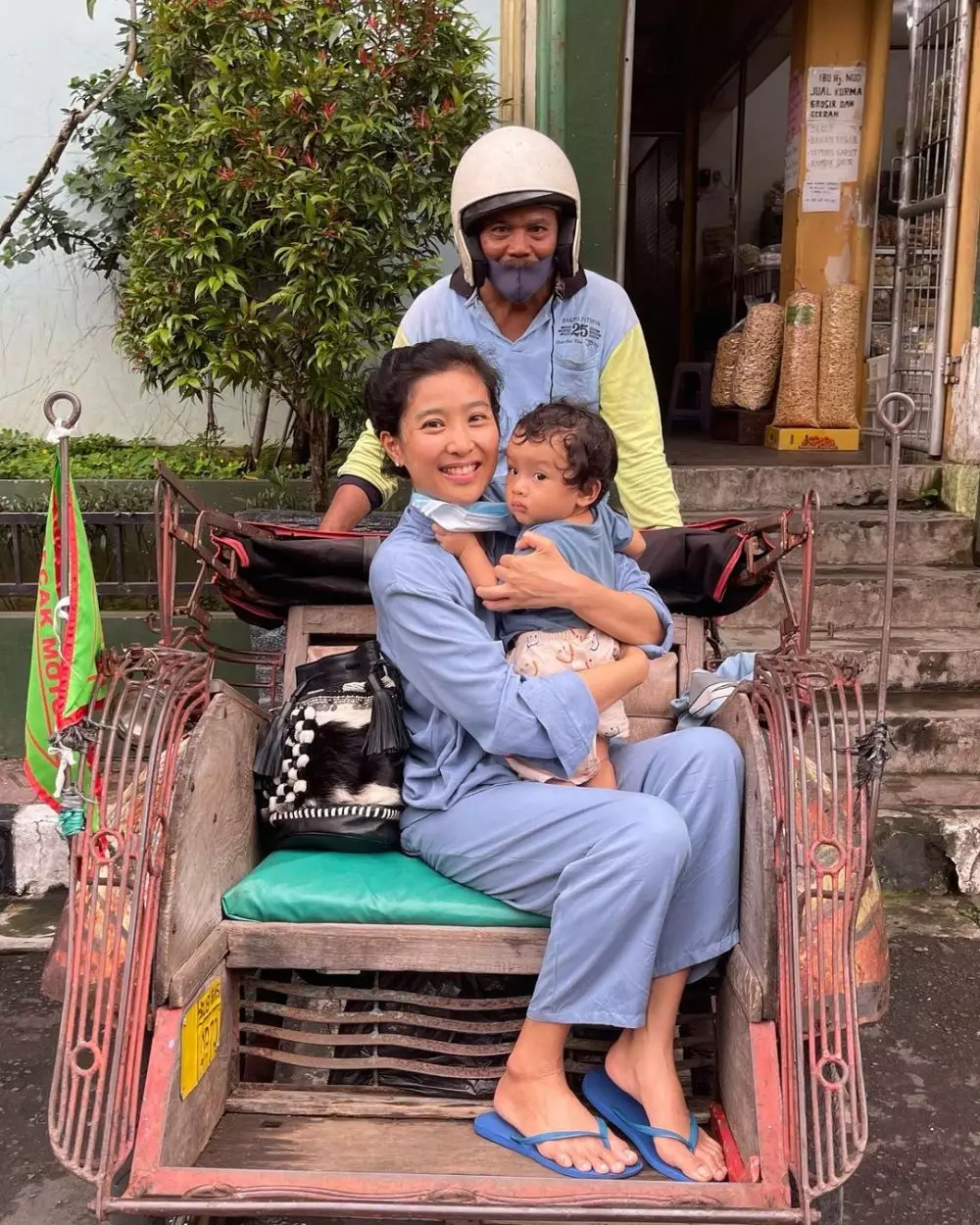  potret Olivia Zalianty momong anak © berbagai sumber