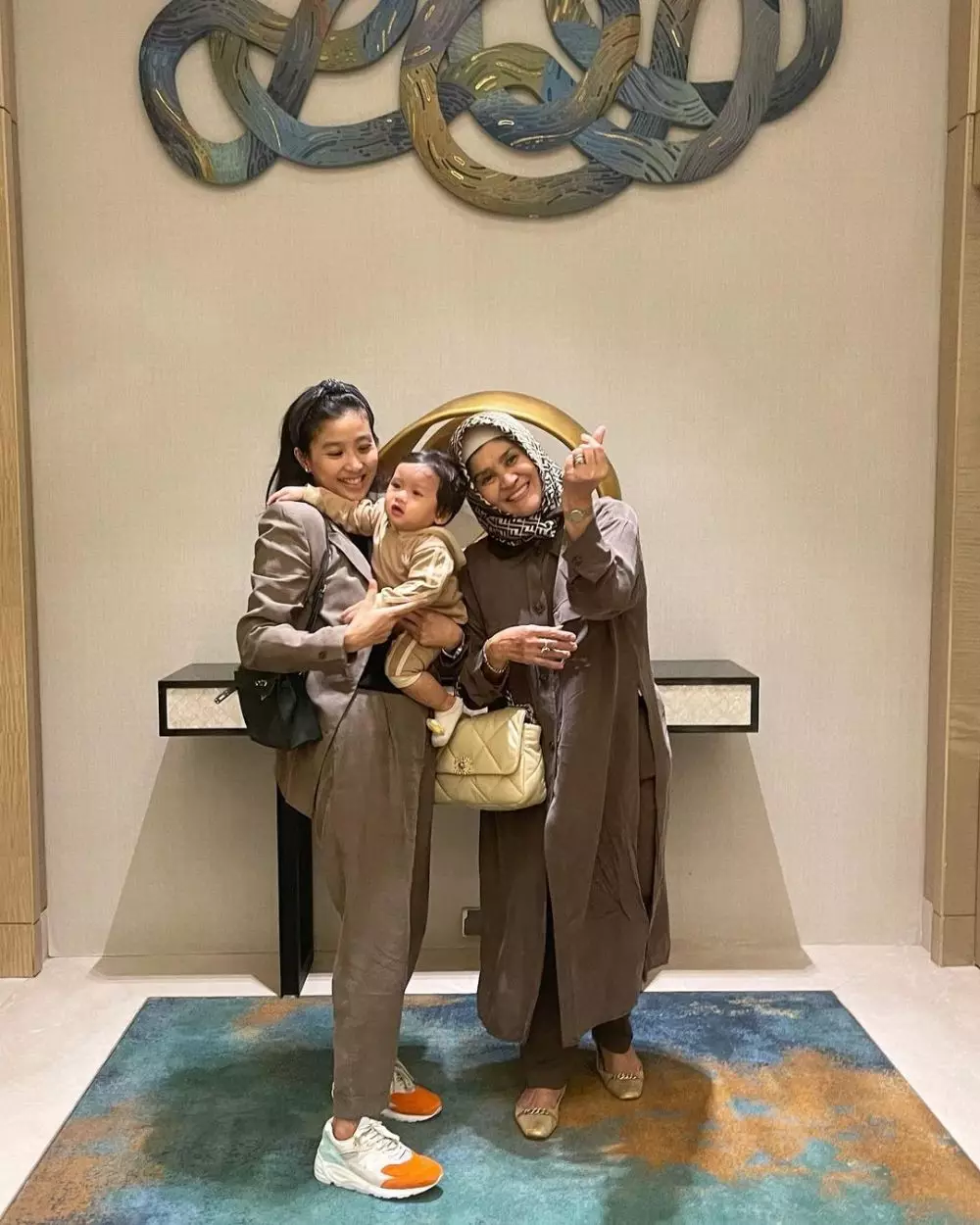  potret Olivia Zalianty momong anak © berbagai sumber