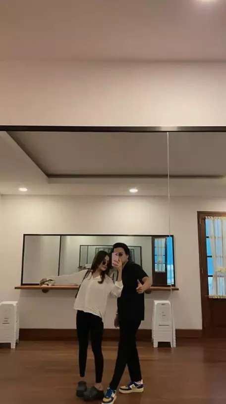 potret mesra Aksa Uyun dan Yosika Ayumi © Instagram potret mesra Aksa Uyun dan Yosika Ayumi © Instagram