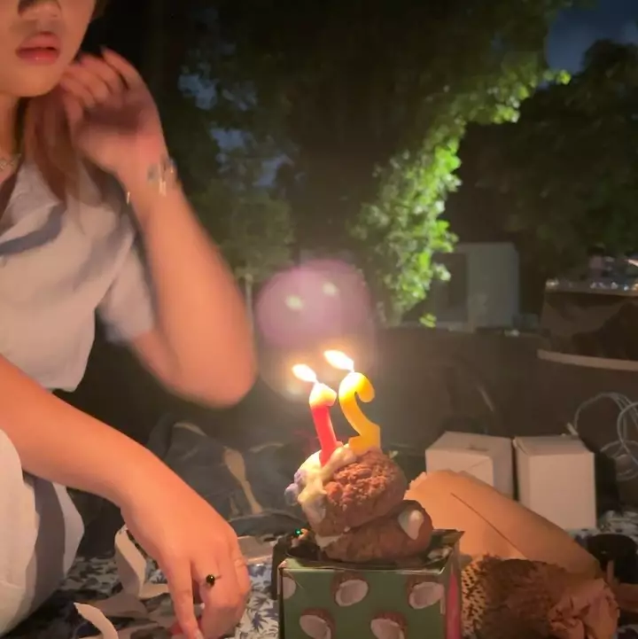 Camillia Azzahra rayakan ultah sendirian © Instagram Camillia Azzahra rayakan ultah sendirian © Instagram