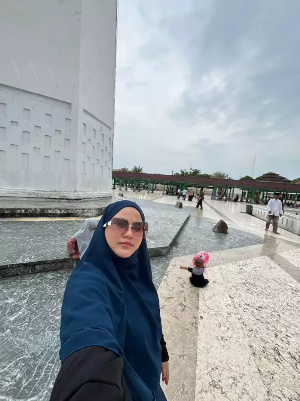 Wanita cari istri baru untuk suaminya © TikTok
