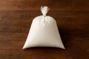 Tanpa kulkas, santan segar tahan 3 hari pakai es dan garam, begini caranya