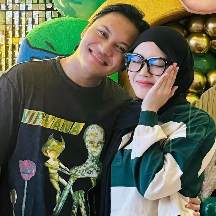 Selalu kompak sejak dulu, ini 11 potret kebersamaan Putri Delina &amp; Rizky Febian dari kecil hingga kini