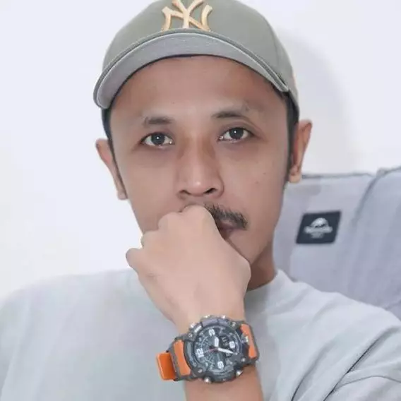 Cerita Furry Setya 'Mas Pur' jadi jangkrik di iklan rokok, honornya bikin syok, ini 5 potretnya