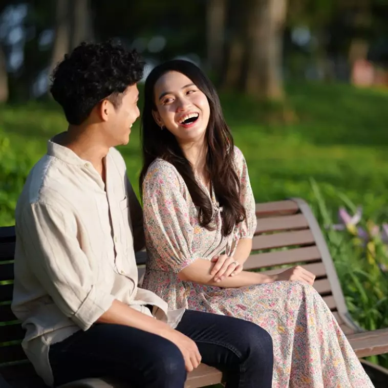 100 Tebak-tebakan gombal lucu dan romantis, dijamin gebetan senyum-senyum sendiri