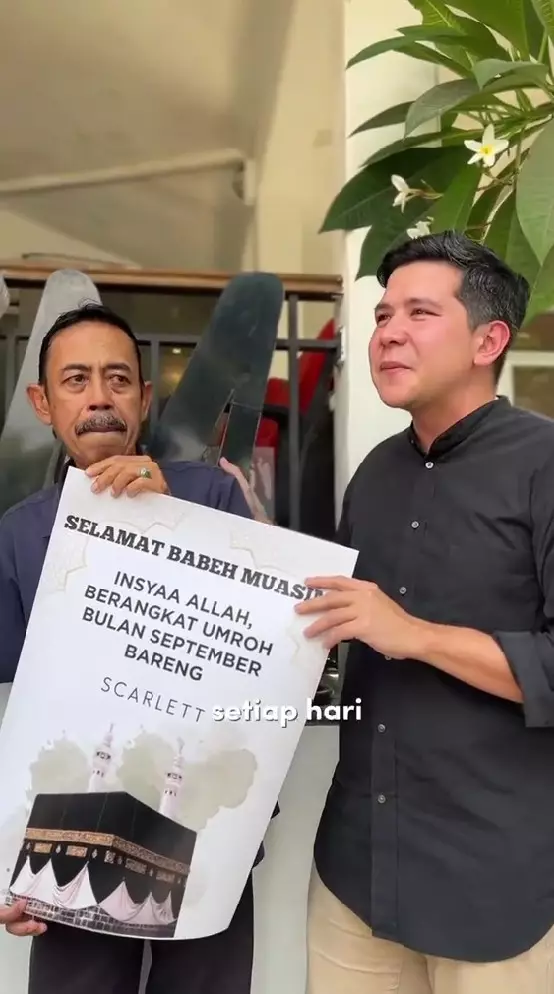 Zaskia Adya Mecca beri hadiah umroh ke satpam © TikTok Zaskia Adya Mecca beri hadiah umroh ke satpam © TikTok
