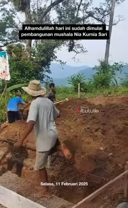 musala Nia penjual gorengan kini mangkrak © berbagai sumber musala Nia penjual gorengan kini mangkrak © berbagai sumber