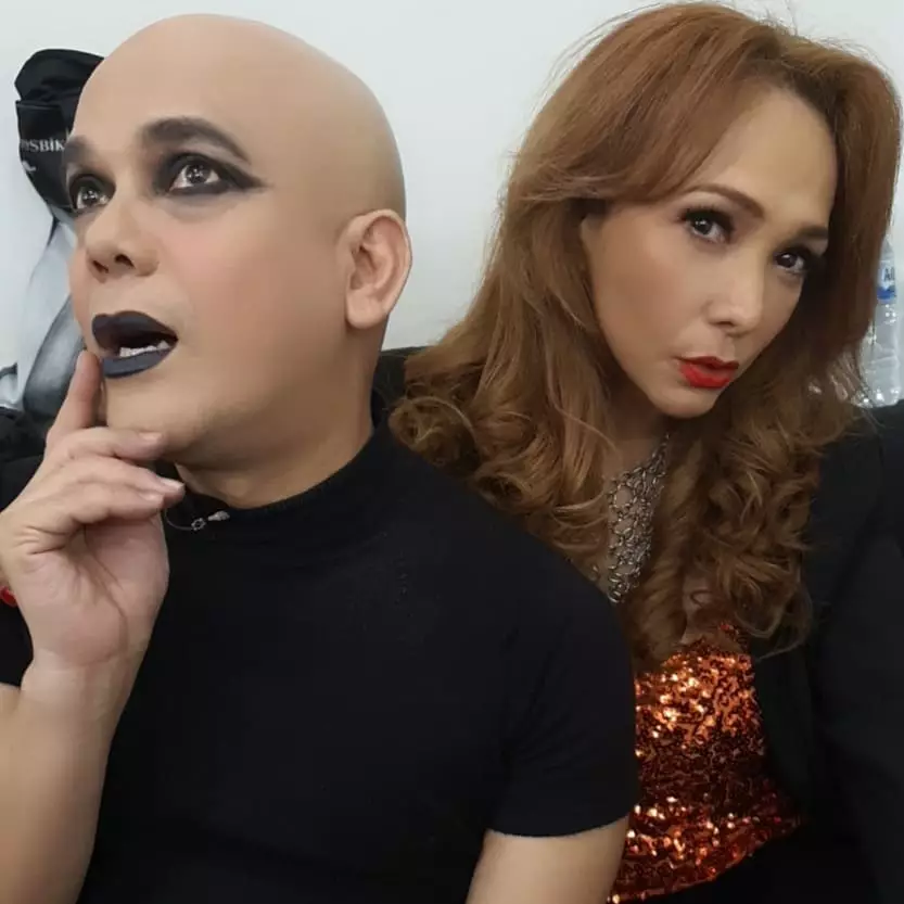 potret kebersamaan Ozi Syahputra dan Kiki Fatmala © berbagai sumber potret kebersamaan Ozi Syahputra dan Kiki Fatmala © berbagai sumber