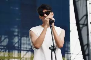 Pesona tampan diwarisi sang ayah, ini 9 potret Ayman Modjo putra Duta Sheila On 7 yang makin dewasa