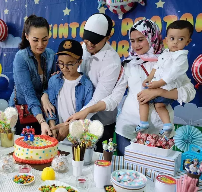 Sonya Fatmala dan Christy Jung kompak © 2025 brilio.net Sonya Fatmala dan Christy Jung kompak © 2025 brilio.net