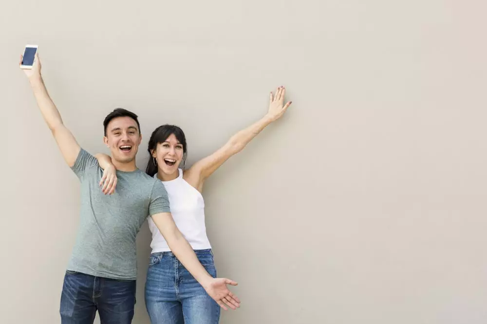 100 Kata-kata gombalan buat PDKT ke cowok, bikin suasana tegang jadi cair © 2025 brilio.net 100 Kata-kata gombalan buat PDKT ke cowok, bikin suasana tegang jadi cair © 2025 brilio.net